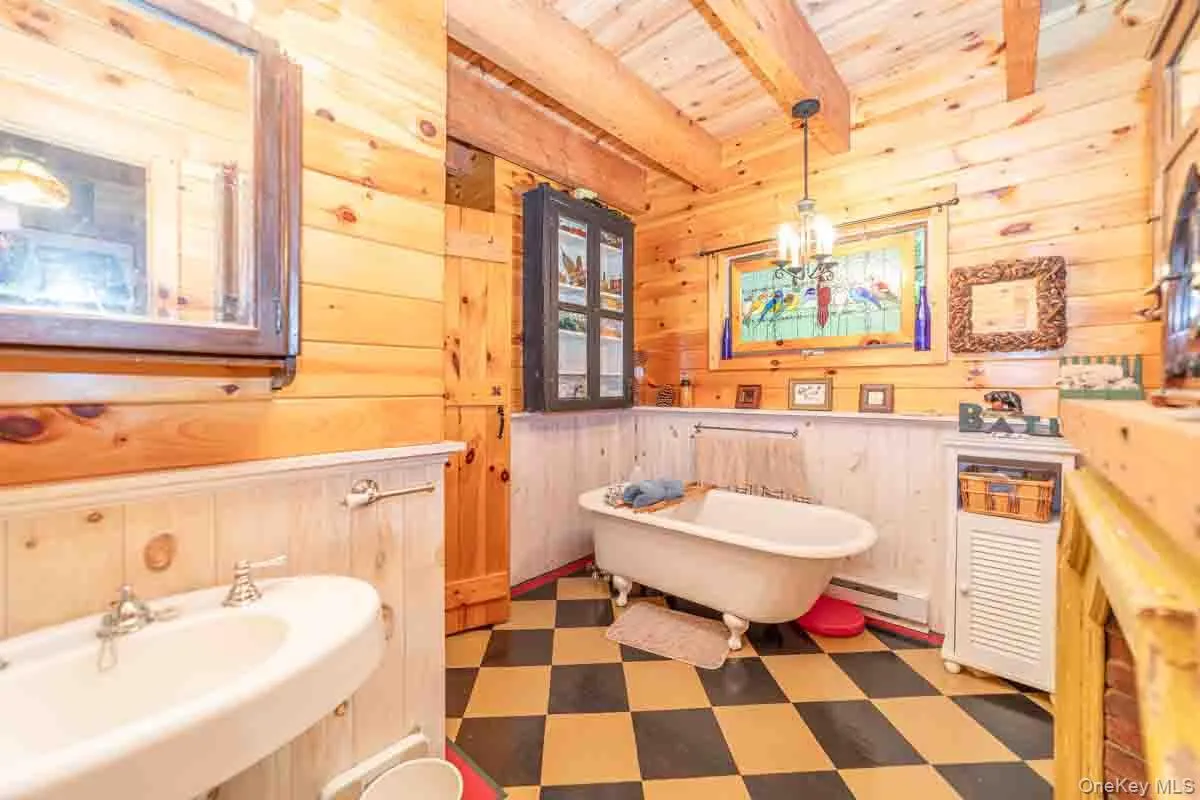 150 Wildwood Drive, Fallsburg, NY, 3 Bedrooms Bedrooms, 7 Rooms Rooms,2 BathroomsBathrooms,Residential,For Rent,Wildwood,0,1015592 150 Wildwood Drive, Fallsburg, NY, 3 Bedrooms Bedrooms, 7 Rooms Rooms,2 BathroomsBathrooms,Residential,For Rent,Wildwood,0,1015592