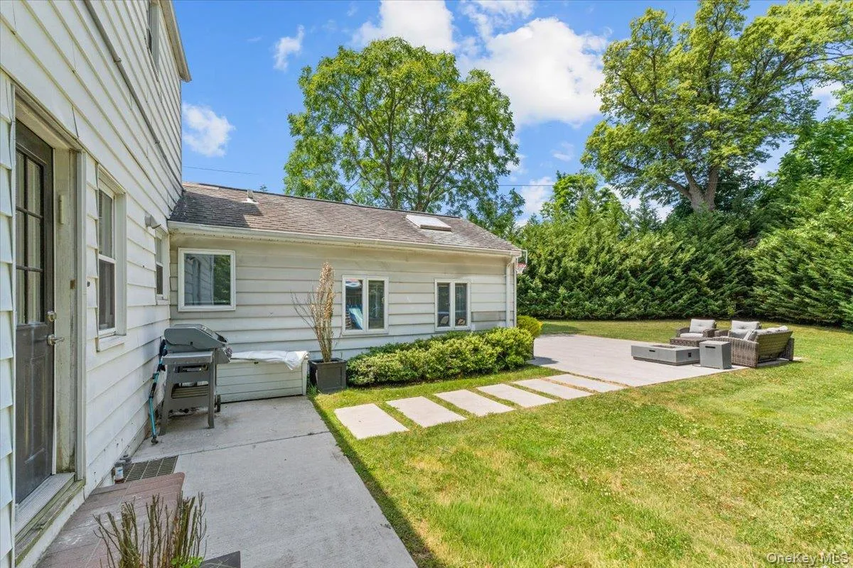 8 Park Circle, North Hempstead, NY, 3 Bedrooms Bedrooms, 6 Rooms Rooms,1 BathroomBathrooms,Residential,For Rent,Park,0,1015595 8 Park Circle, North Hempstead, NY, 3 Bedrooms Bedrooms, 6 Rooms Rooms,1 BathroomBathrooms,Residential,For Rent,Park,0,1015595