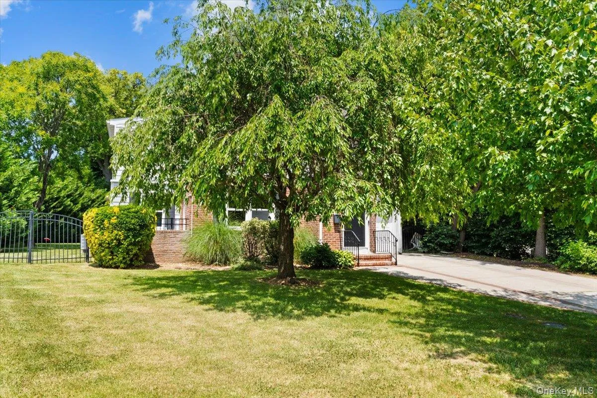 8 Park Circle, North Hempstead, NY, 3 Bedrooms Bedrooms, 6 Rooms Rooms,1 BathroomBathrooms,Residential,For Rent,Park,0,1015595 8 Park Circle, North Hempstead, NY, 3 Bedrooms Bedrooms, 6 Rooms Rooms,1 BathroomBathrooms,Residential,For Rent,Park,0,1015595