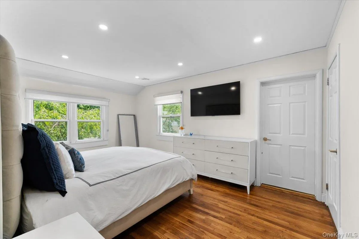 8 Park Circle, North Hempstead, NY, 3 Bedrooms Bedrooms, 6 Rooms Rooms,1 BathroomBathrooms,Residential,For Rent,Park,0,1015595 8 Park Circle, North Hempstead, NY, 3 Bedrooms Bedrooms, 6 Rooms Rooms,1 BathroomBathrooms,Residential,For Rent,Park,0,1015595