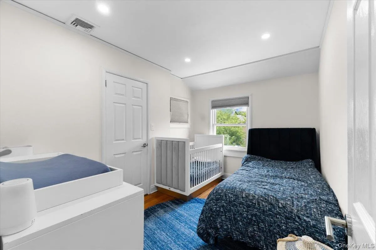 8 Park Circle, North Hempstead, NY, 3 Bedrooms Bedrooms, 6 Rooms Rooms,1 BathroomBathrooms,Residential,For Rent,Park,0,1015595 8 Park Circle, North Hempstead, NY, 3 Bedrooms Bedrooms, 6 Rooms Rooms,1 BathroomBathrooms,Residential,For Rent,Park,0,1015595