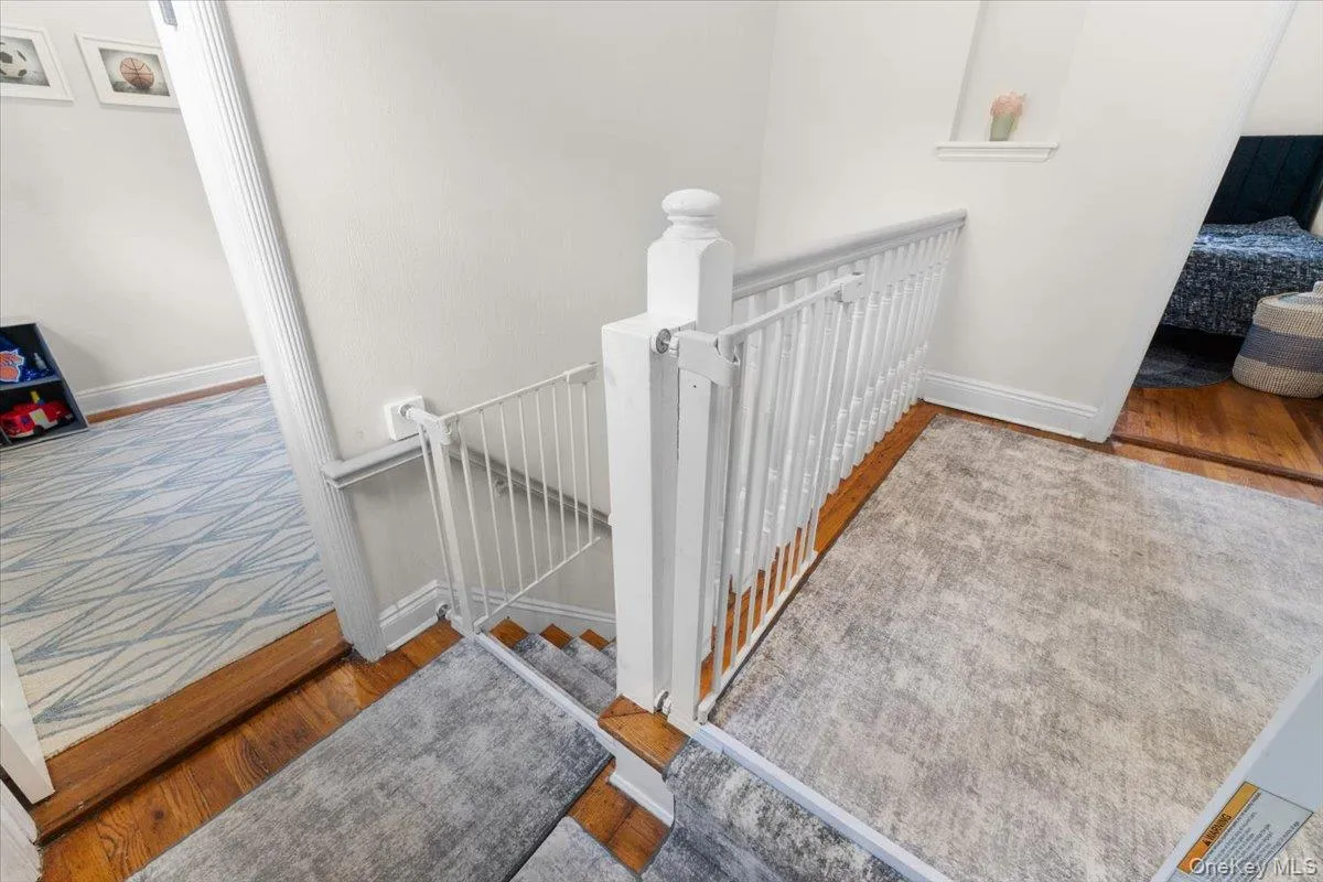 8 Park Circle, North Hempstead, NY, 3 Bedrooms Bedrooms, 6 Rooms Rooms,1 BathroomBathrooms,Residential,For Rent,Park,0,1015595 8 Park Circle, North Hempstead, NY, 3 Bedrooms Bedrooms, 6 Rooms Rooms,1 BathroomBathrooms,Residential,For Rent,Park,0,1015595