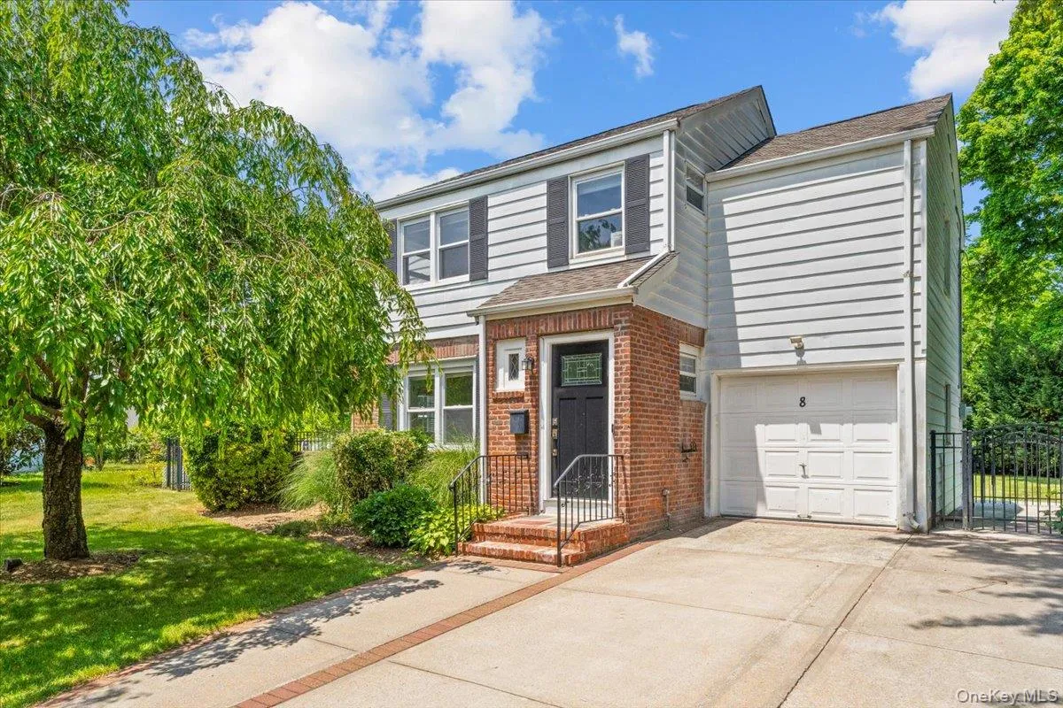8 Park Circle, North Hempstead, NY, 3 Bedrooms Bedrooms, 6 Rooms Rooms,1 BathroomBathrooms,Residential,For Rent,Park,0,1015595 8 Park Circle, North Hempstead, NY, 3 Bedrooms Bedrooms, 6 Rooms Rooms,1 BathroomBathrooms,Residential,For Rent,Park,0,1015595