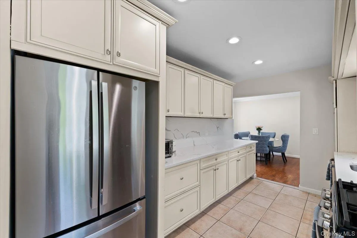 8 Park Circle, North Hempstead, NY, 3 Bedrooms Bedrooms, 6 Rooms Rooms,1 BathroomBathrooms,Residential,For Rent,Park,0,1015595 8 Park Circle, North Hempstead, NY, 3 Bedrooms Bedrooms, 6 Rooms Rooms,1 BathroomBathrooms,Residential,For Rent,Park,0,1015595