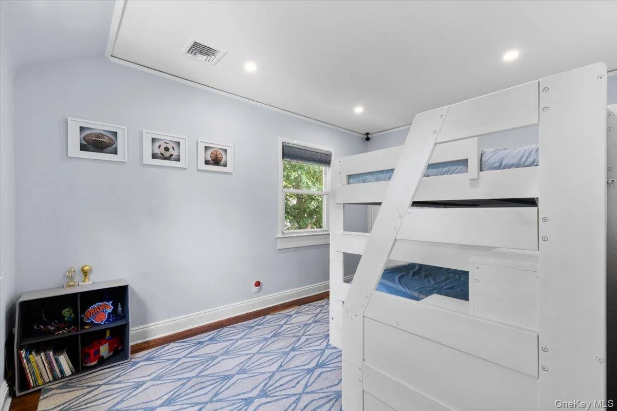 8 Park Circle, North Hempstead, NY, 3 Bedrooms Bedrooms, 6 Rooms Rooms,1 BathroomBathrooms,Residential,For Rent,Park,0,1015595 8 Park Circle, North Hempstead, NY, 3 Bedrooms Bedrooms, 6 Rooms Rooms,1 BathroomBathrooms,Residential,For Rent,Park,0,1015595