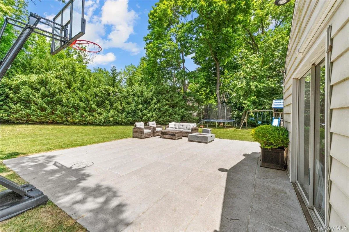 8 Park Circle, North Hempstead, NY, 3 Bedrooms Bedrooms, 6 Rooms Rooms,1 BathroomBathrooms,Residential,For Rent,Park,0,1015595 8 Park Circle, North Hempstead, NY, 3 Bedrooms Bedrooms, 6 Rooms Rooms,1 BathroomBathrooms,Residential,For Rent,Park,0,1015595