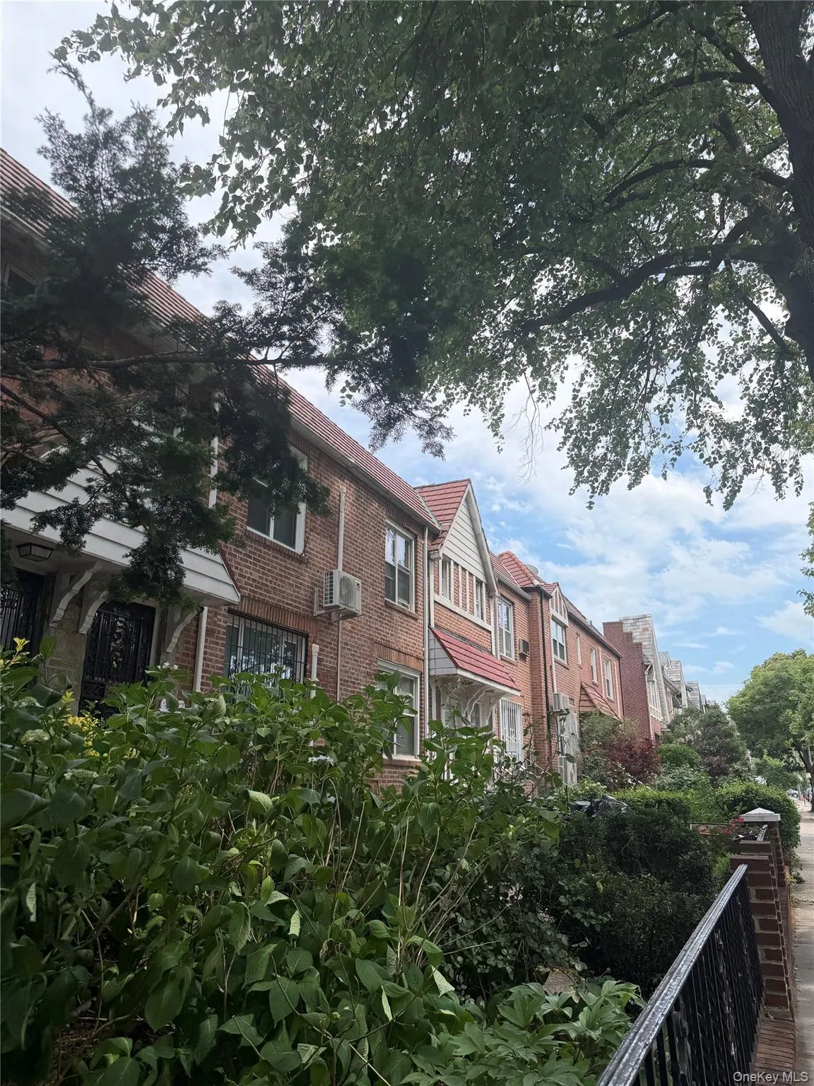 3223 76th Street, New York, NY, 3 Bedrooms Bedrooms, 8 Rooms Rooms,2 BathroomsBathrooms,Residential,For Rent,76th,0,1015597 3223 76th Street, New York, NY, 3 Bedrooms Bedrooms, 8 Rooms Rooms,2 BathroomsBathrooms,Residential,For Rent,76th,0,1015597