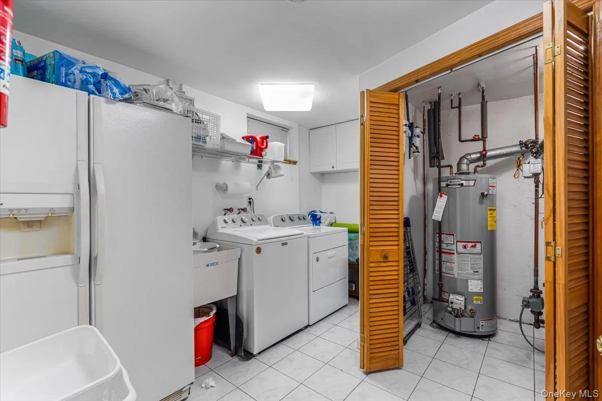 6461 230th Street, New York, NY, 5 Bedrooms Bedrooms, 10 Rooms Rooms,3 BathroomsBathrooms,Residential,For Rent,230th,0,1015603 6461 230th Street, New York, NY, 5 Bedrooms Bedrooms, 10 Rooms Rooms,3 BathroomsBathrooms,Residential,For Rent,230th,0,1015603