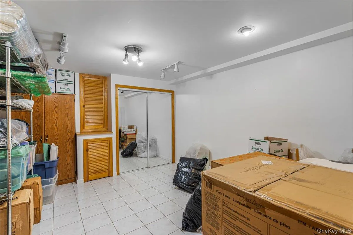6461 230th Street, New York, NY, 5 Bedrooms Bedrooms, 10 Rooms Rooms,3 BathroomsBathrooms,Residential,For Rent,230th,0,1015603 6461 230th Street, New York, NY, 5 Bedrooms Bedrooms, 10 Rooms Rooms,3 BathroomsBathrooms,Residential,For Rent,230th,0,1015603