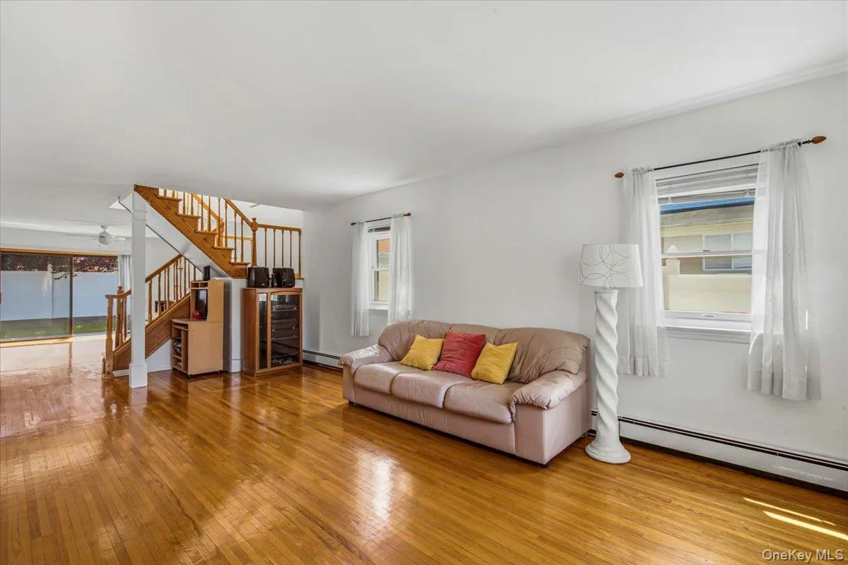 6461 230th Street, New York, NY, 5 Bedrooms Bedrooms, 10 Rooms Rooms,3 BathroomsBathrooms,Residential,For Rent,230th,0,1015603 6461 230th Street, New York, NY, 5 Bedrooms Bedrooms, 10 Rooms Rooms,3 BathroomsBathrooms,Residential,For Rent,230th,0,1015603