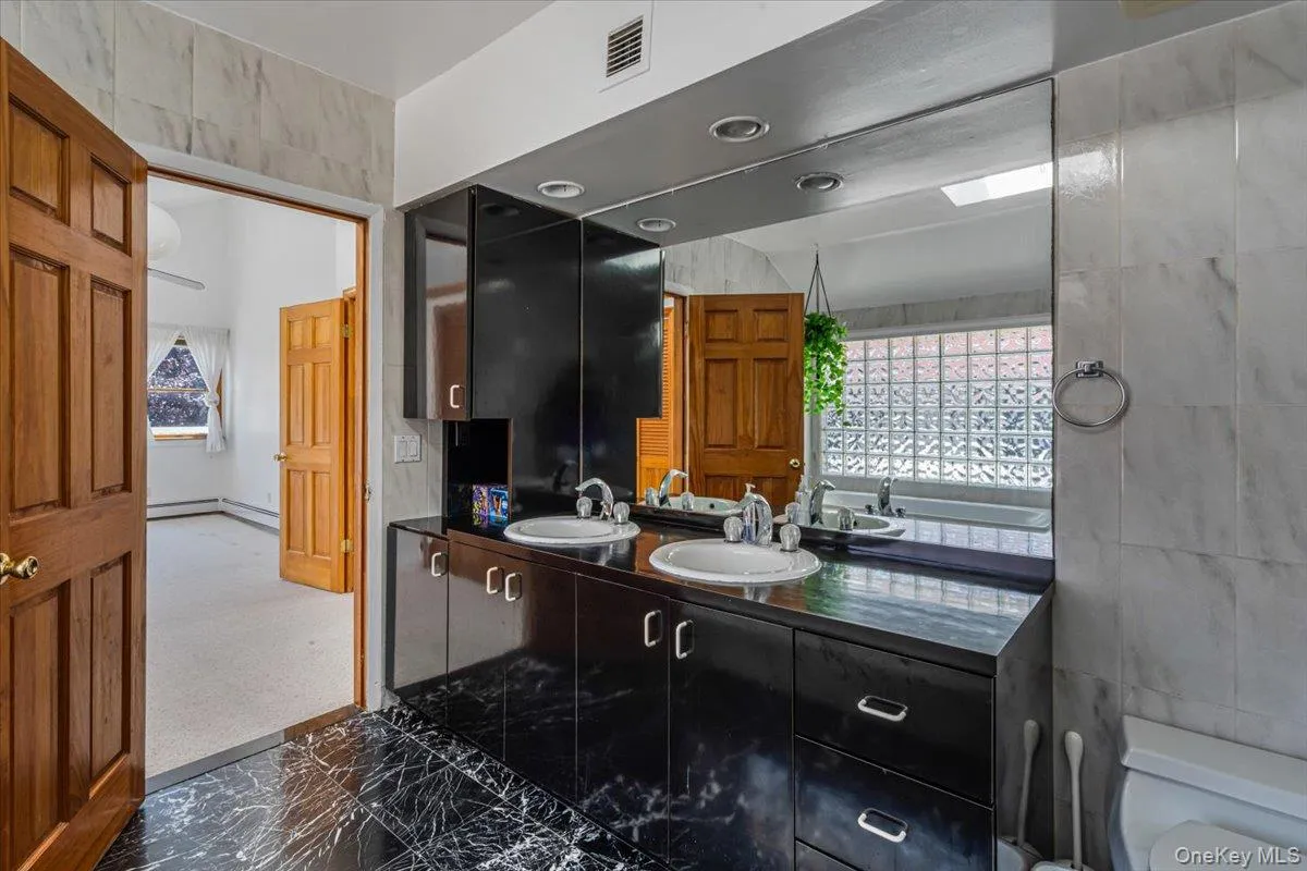 6461 230th Street, New York, NY, 5 Bedrooms Bedrooms, 10 Rooms Rooms,3 BathroomsBathrooms,Residential,For Rent,230th,0,1015603 6461 230th Street, New York, NY, 5 Bedrooms Bedrooms, 10 Rooms Rooms,3 BathroomsBathrooms,Residential,For Rent,230th,0,1015603