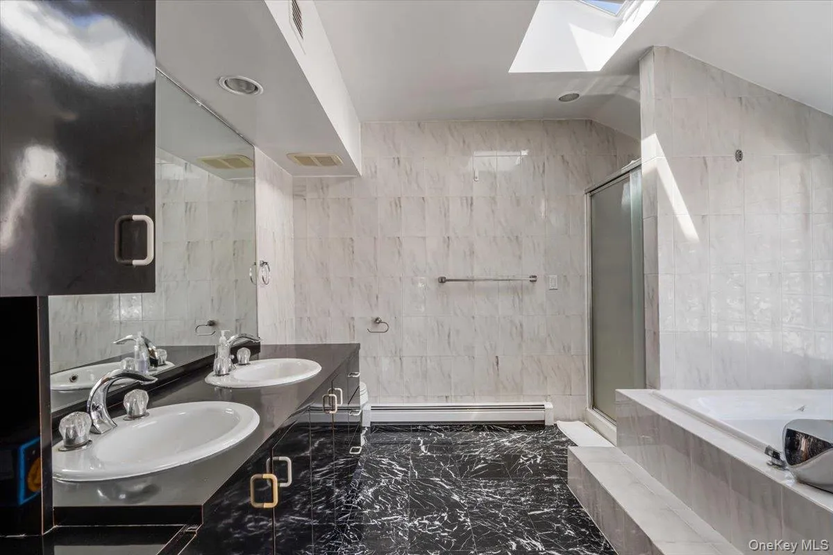 6461 230th Street, New York, NY, 5 Bedrooms Bedrooms, 10 Rooms Rooms,3 BathroomsBathrooms,Residential,For Rent,230th,0,1015603 6461 230th Street, New York, NY, 5 Bedrooms Bedrooms, 10 Rooms Rooms,3 BathroomsBathrooms,Residential,For Rent,230th,0,1015603