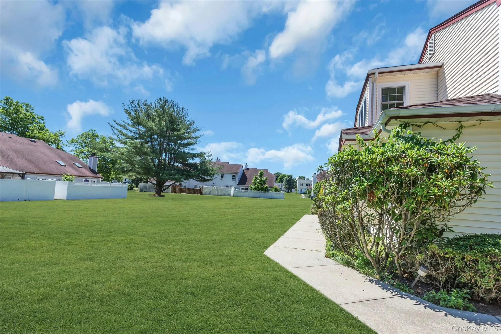 13 Potomac Court, Brookhaven, NY, 3 Bedrooms Bedrooms, 6 Rooms Rooms,2 BathroomsBathrooms,Residential,For Rent,Potomac,0,1015605 13 Potomac Court, Brookhaven, NY, 3 Bedrooms Bedrooms, 6 Rooms Rooms,2 BathroomsBathrooms,Residential,For Rent,Potomac,0,1015605