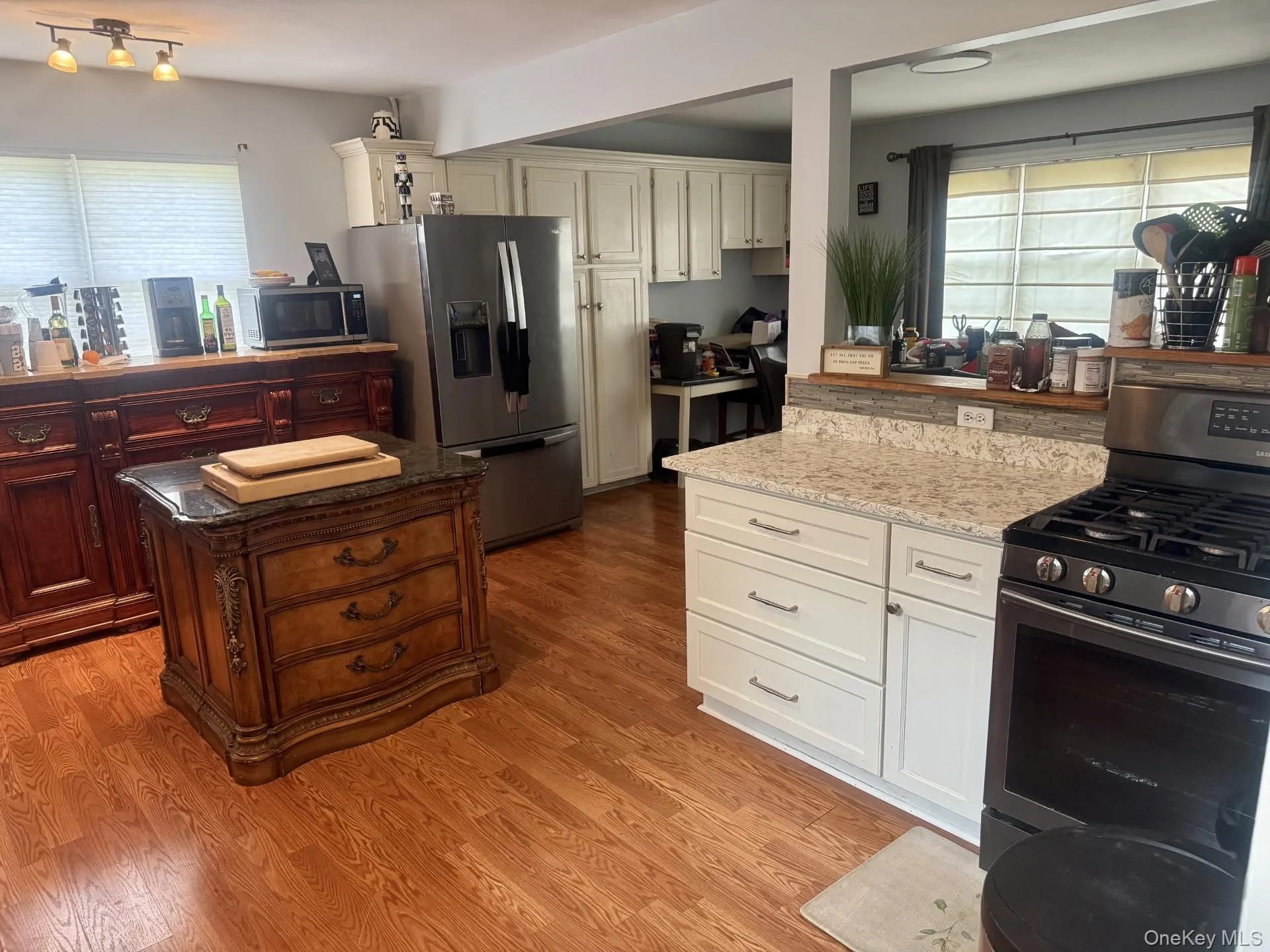 14 Green Place, Brookhaven, NY, 4 Bedrooms Bedrooms, 12 Rooms Rooms,2 BathroomsBathrooms,Residential Lease,For Rent,Green,0,1015607 14 Green Place, Brookhaven, NY, 4 Bedrooms Bedrooms, 12 Rooms Rooms,2 BathroomsBathrooms,Residential Lease,For Rent,Green,0,1015607