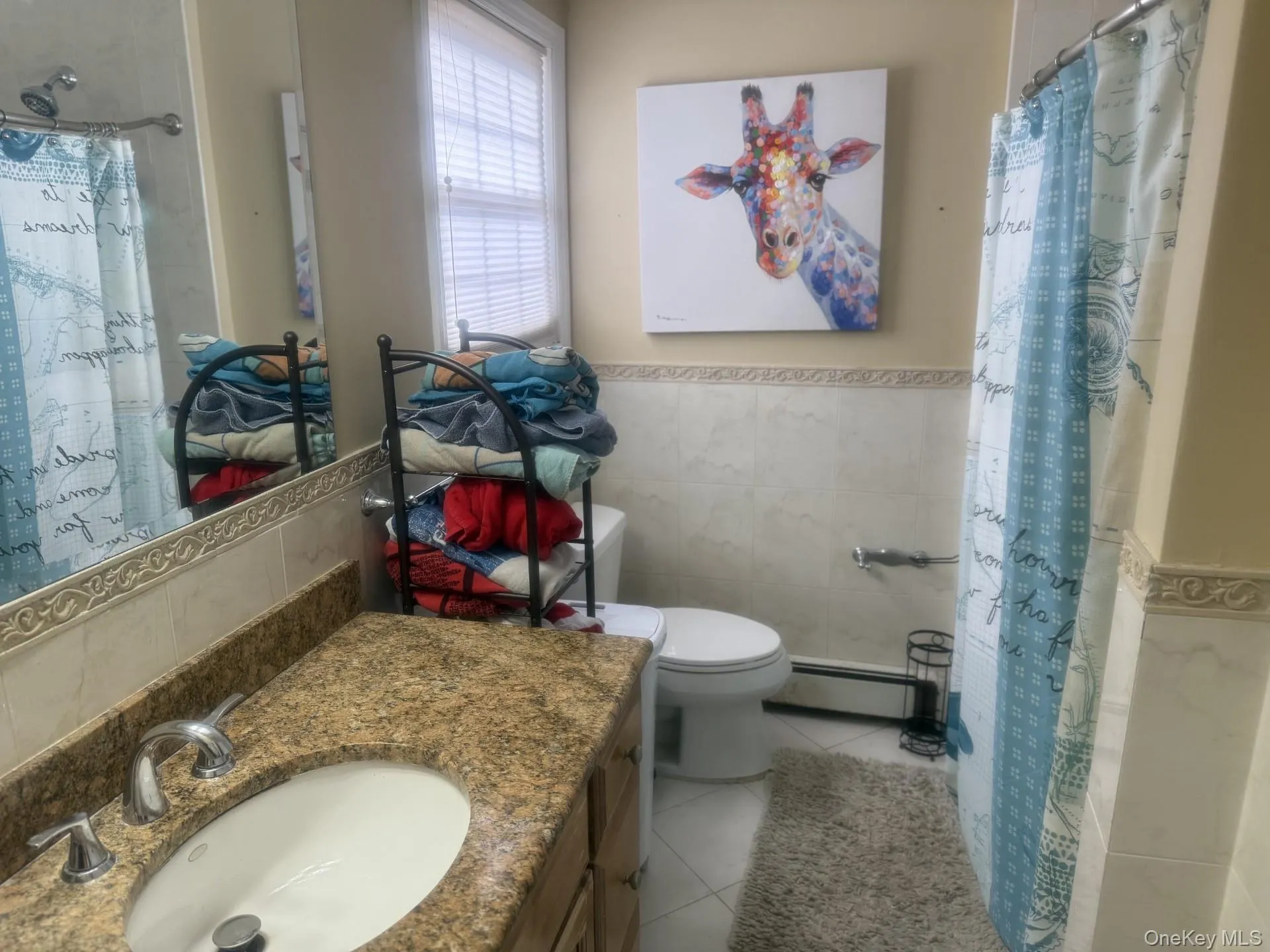 MAIN BATHROOM MAIN BATHROOM