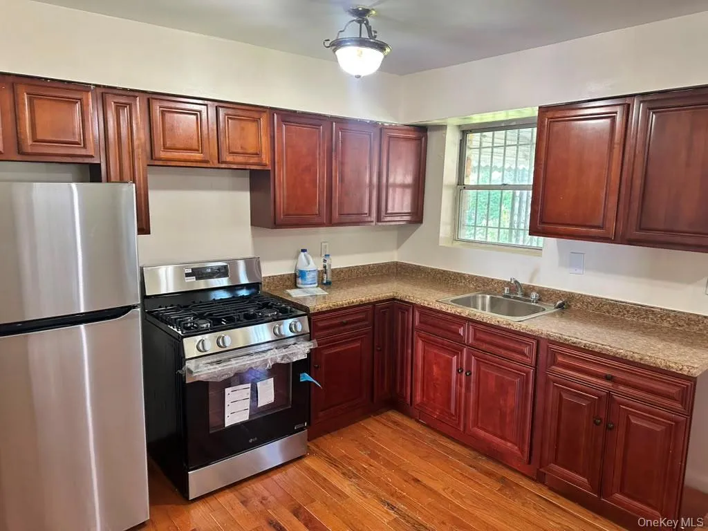 3885 Paulding Avenue, New York, NY, 3 Bedrooms Bedrooms, 5 Rooms Rooms,2 BathroomsBathrooms,Residential,For Rent,Paulding,0,1015609 3885 Paulding Avenue, New York, NY, 3 Bedrooms Bedrooms, 5 Rooms Rooms,2 BathroomsBathrooms,Residential,For Rent,Paulding,0,1015609