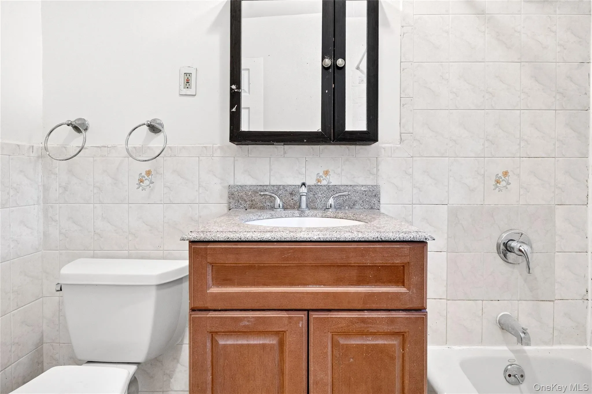 3885 Paulding Avenue, New York, NY, 3 Bedrooms Bedrooms, 5 Rooms Rooms,2 BathroomsBathrooms,Residential,For Rent,Paulding,0,1015609 3885 Paulding Avenue, New York, NY, 3 Bedrooms Bedrooms, 5 Rooms Rooms,2 BathroomsBathrooms,Residential,For Rent,Paulding,0,1015609