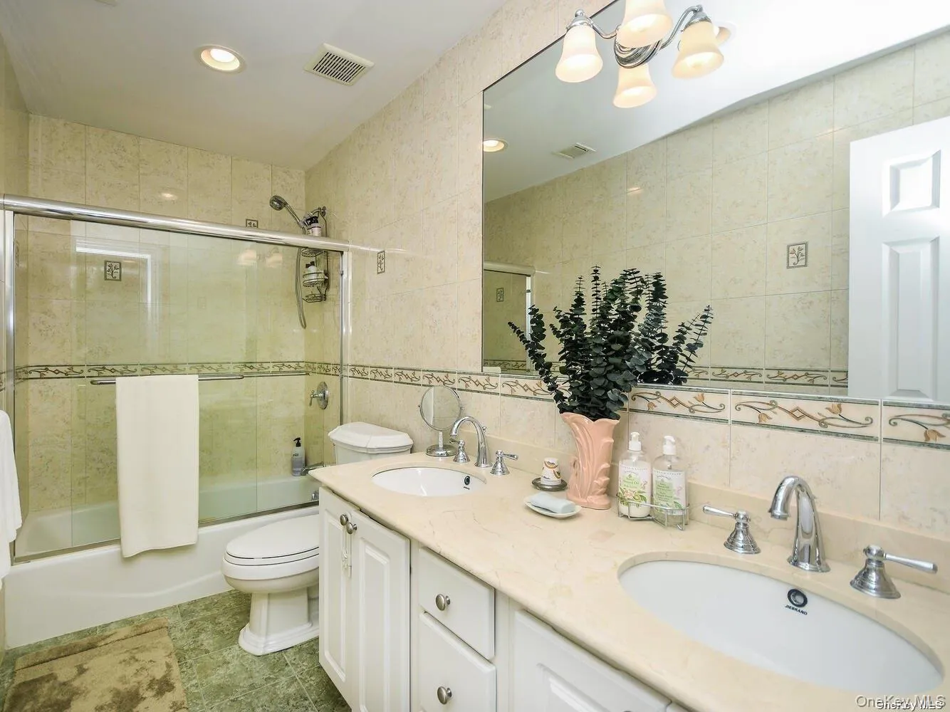 24 Sintsink Drive, North Hempstead, NY, 3 Bedrooms Bedrooms, 6 Rooms Rooms,2 BathroomsBathrooms,Residential Lease,For Rent,Sintsink,0,1015615 24 Sintsink Drive, North Hempstead, NY, 3 Bedrooms Bedrooms, 6 Rooms Rooms,2 BathroomsBathrooms,Residential Lease,For Rent,Sintsink,0,1015615