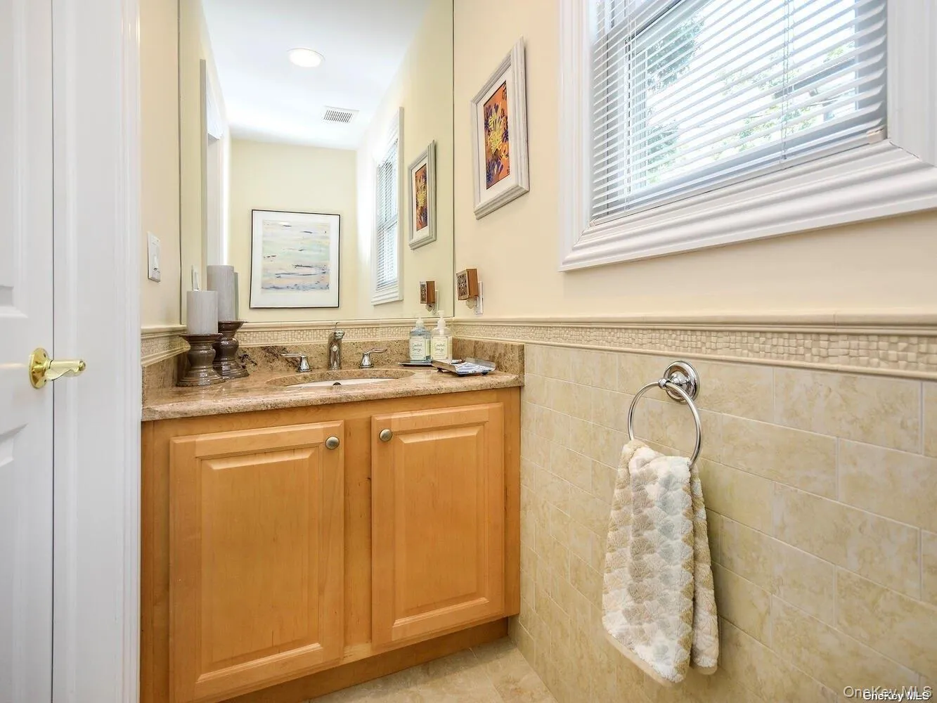 24 Sintsink Drive, North Hempstead, NY, 3 Bedrooms Bedrooms, 6 Rooms Rooms,2 BathroomsBathrooms,Residential Lease,For Rent,Sintsink,0,1015615 24 Sintsink Drive, North Hempstead, NY, 3 Bedrooms Bedrooms, 6 Rooms Rooms,2 BathroomsBathrooms,Residential Lease,For Rent,Sintsink,0,1015615