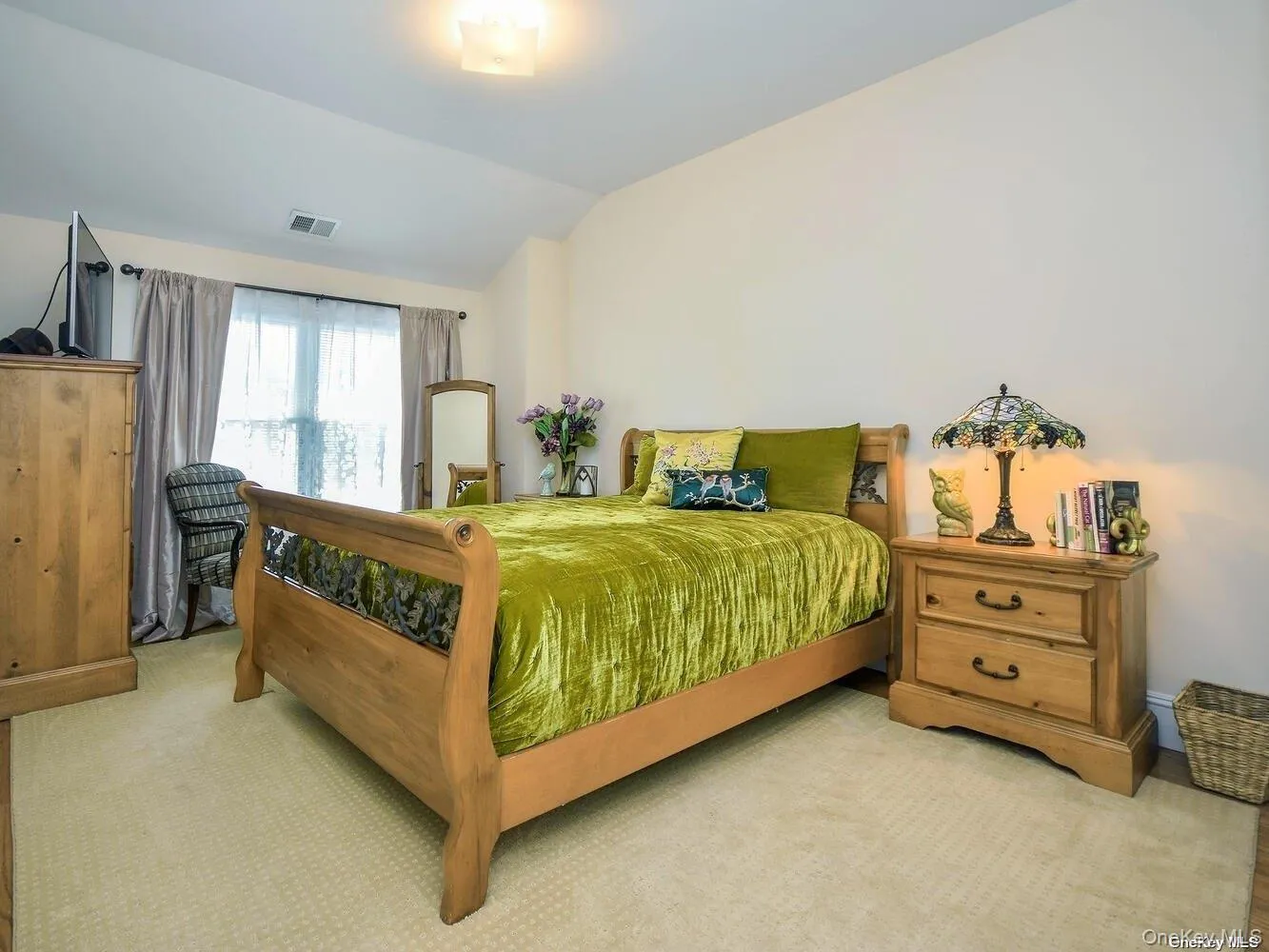24 Sintsink Drive, North Hempstead, NY, 3 Bedrooms Bedrooms, 6 Rooms Rooms,2 BathroomsBathrooms,Residential Lease,For Rent,Sintsink,0,1015615 24 Sintsink Drive, North Hempstead, NY, 3 Bedrooms Bedrooms, 6 Rooms Rooms,2 BathroomsBathrooms,Residential Lease,For Rent,Sintsink,0,1015615