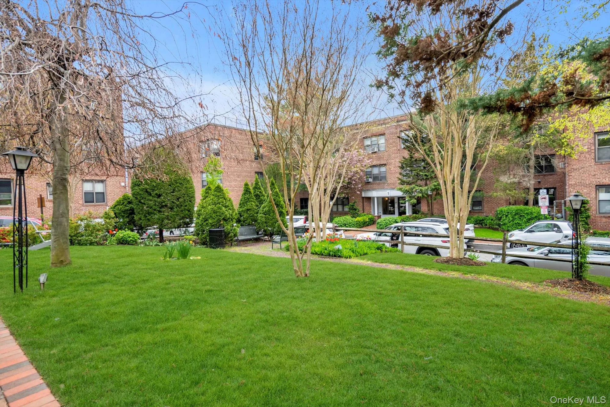 1 Town House Place, North Hempstead, NY, 1 Bedroom Bedrooms, 3 Rooms Rooms,1 BathroomBathrooms,Residential,For Rent,Town House,0,1015617 1 Town House Place, North Hempstead, NY, 1 Bedroom Bedrooms, 3 Rooms Rooms,1 BathroomBathrooms,Residential,For Rent,Town House,0,1015617