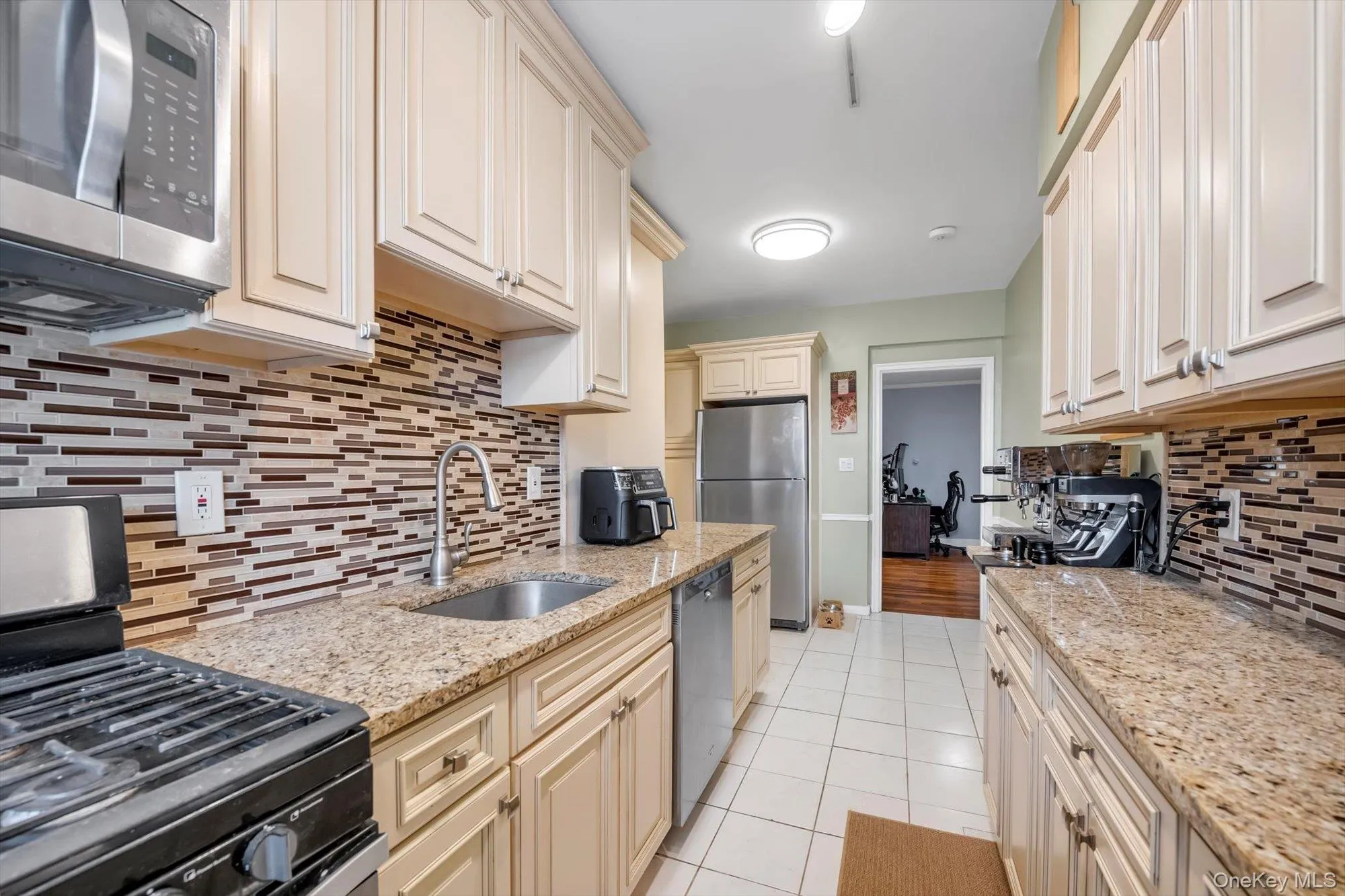 1 Town House Place, North Hempstead, NY, 1 Bedroom Bedrooms, 3 Rooms Rooms,1 BathroomBathrooms,Residential,For Rent,Town House,0,1015617 1 Town House Place, North Hempstead, NY, 1 Bedroom Bedrooms, 3 Rooms Rooms,1 BathroomBathrooms,Residential,For Rent,Town House,0,1015617