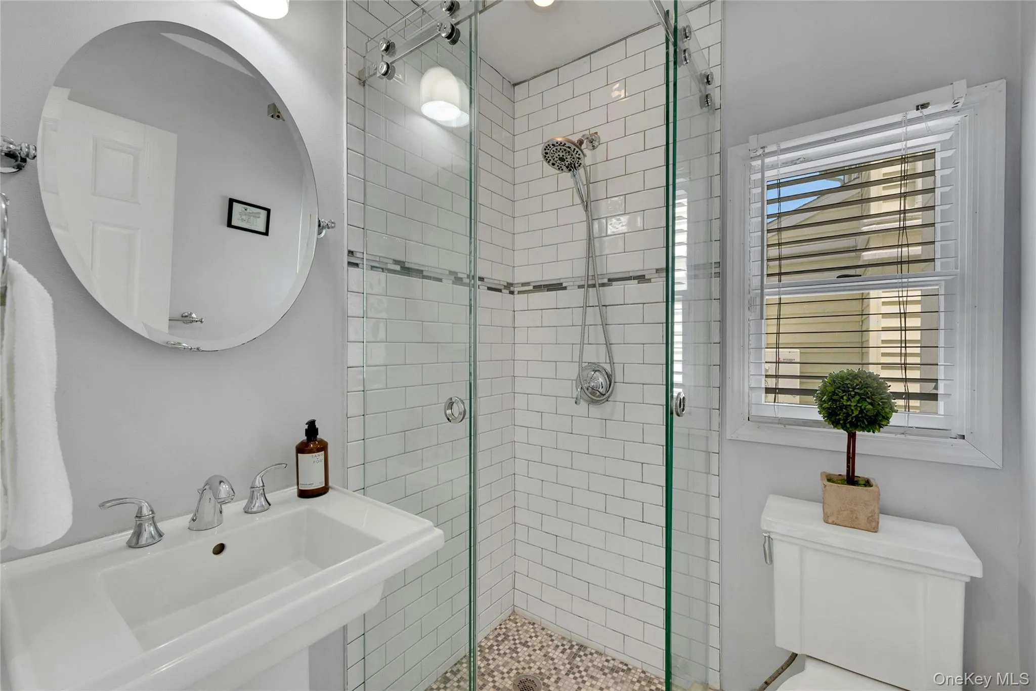 157 Columbia Avenue, Greenburgh, NY, 4 Bedrooms Bedrooms, 7 Rooms Rooms,2 BathroomsBathrooms,Residential Lease,For Rent,Columbia,0,1015618 157 Columbia Avenue, Greenburgh, NY, 4 Bedrooms Bedrooms, 7 Rooms Rooms,2 BathroomsBathrooms,Residential Lease,For Rent,Columbia,0,1015618