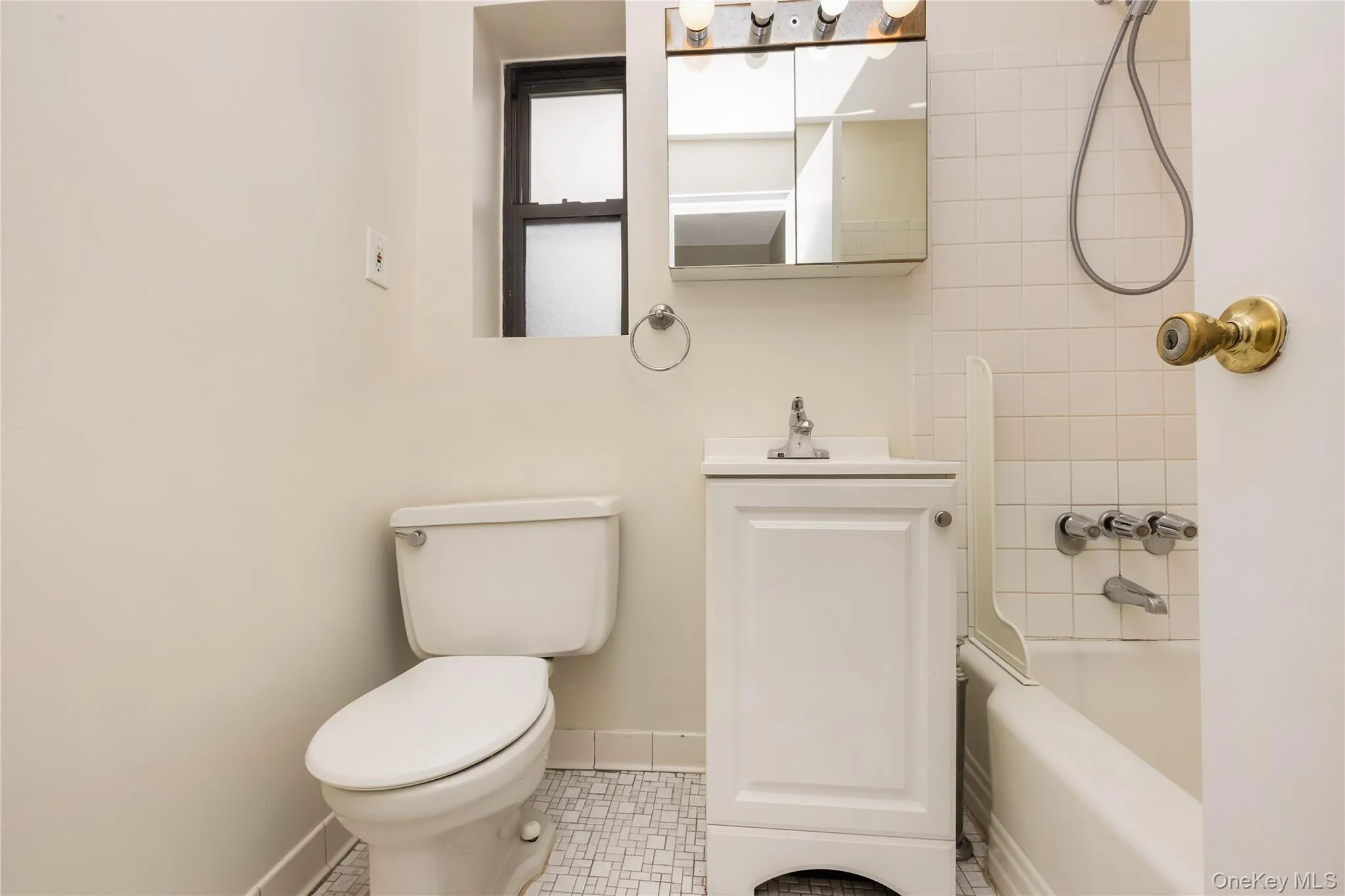 47-30 217th Street, New York, NY, 1 Bedroom Bedrooms, 4 Rooms Rooms,1 BathroomBathrooms,Residential,For Rent,217th,0,1015619 47-30 217th Street, New York, NY, 1 Bedroom Bedrooms, 4 Rooms Rooms,1 BathroomBathrooms,Residential,For Rent,217th,0,1015619