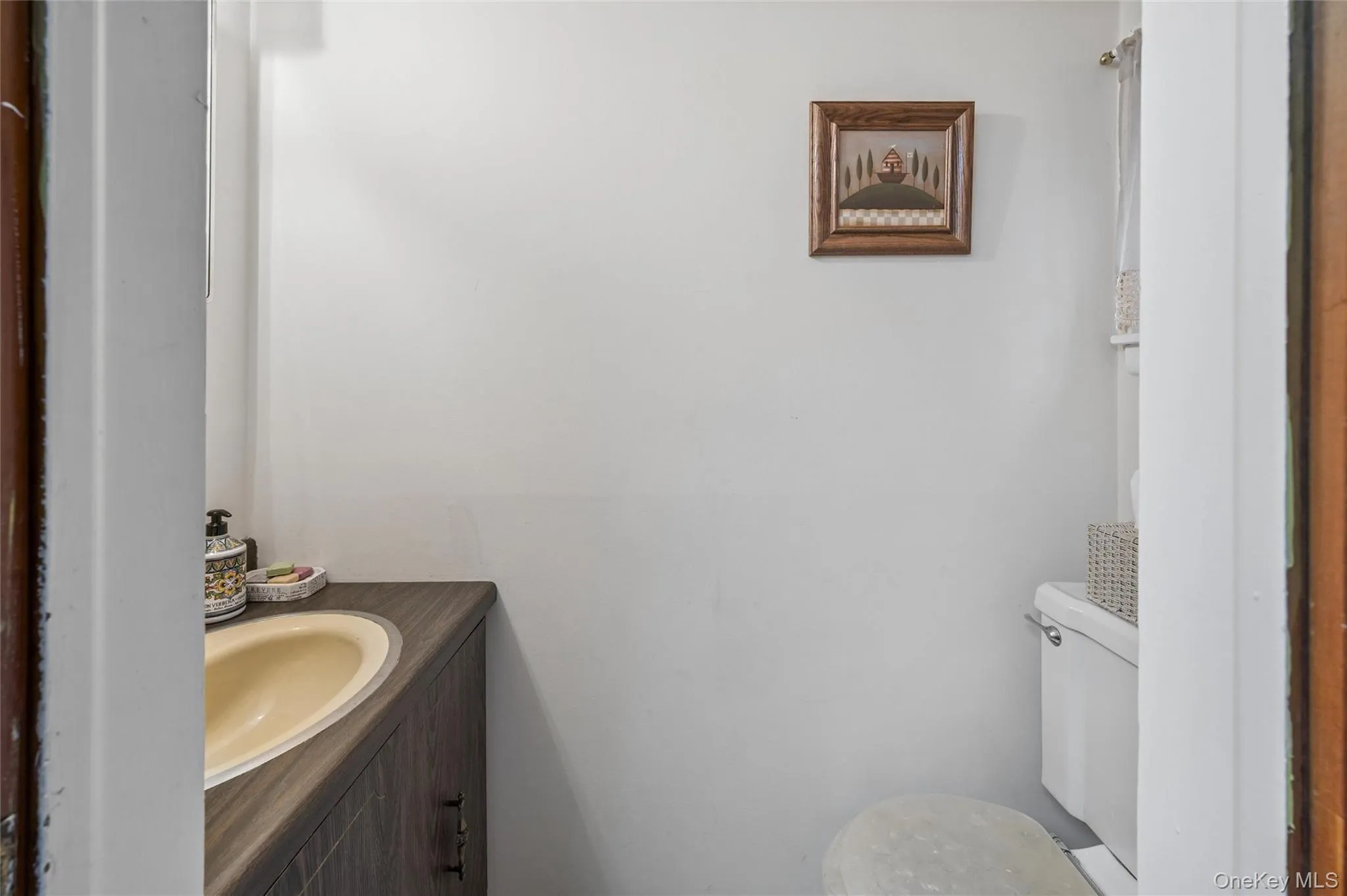 952 Roxbury Drive, Hempstead, NY, 4 Bedrooms Bedrooms, 8 Rooms Rooms,2 BathroomsBathrooms,Residential,For Rent,Roxbury,0,KEY1015622 952 Roxbury Drive, Hempstead, NY, 4 Bedrooms Bedrooms, 8 Rooms Rooms,2 BathroomsBathrooms,Residential,For Rent,Roxbury,0,KEY1015622
