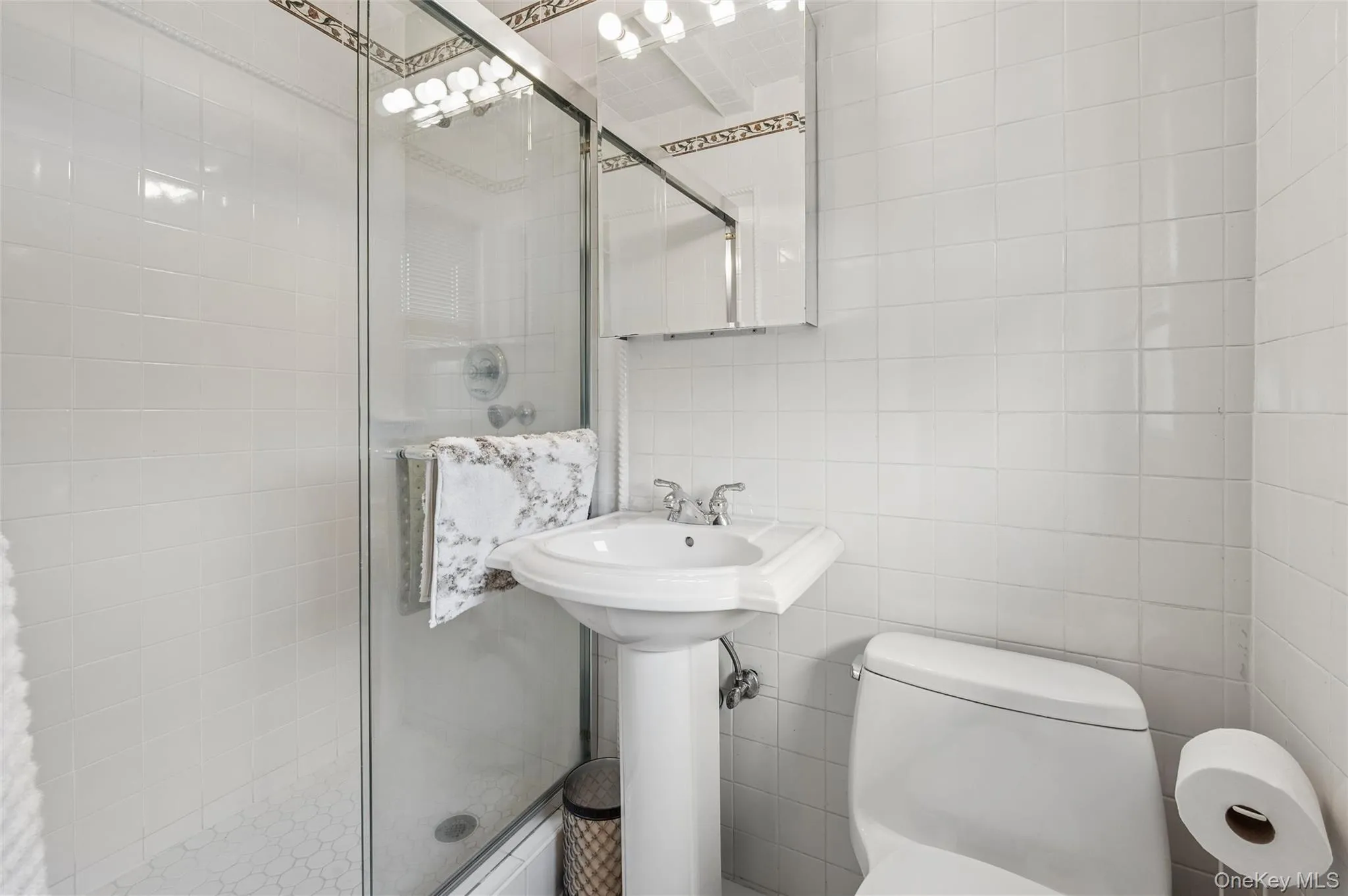 952 Roxbury Drive, Hempstead, NY, 4 Bedrooms Bedrooms, 8 Rooms Rooms,2 BathroomsBathrooms,Residential,For Rent,Roxbury,0,KEY1015622 952 Roxbury Drive, Hempstead, NY, 4 Bedrooms Bedrooms, 8 Rooms Rooms,2 BathroomsBathrooms,Residential,For Rent,Roxbury,0,KEY1015622