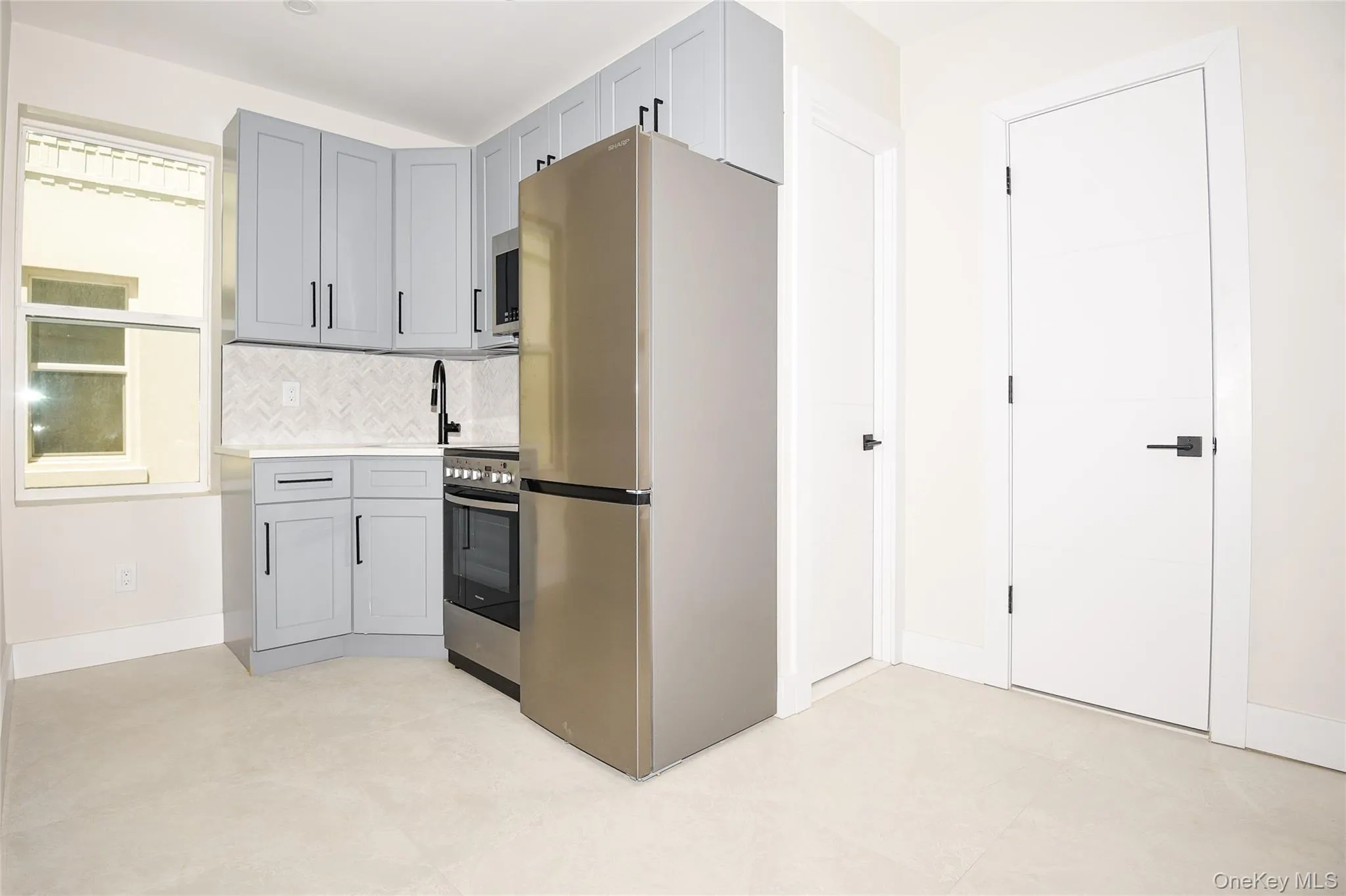 315 1M Broadway, Long Beach, NY, 2 Bedrooms Bedrooms, 5 Rooms Rooms,1 BathroomBathrooms,Residential Lease,For Rent,Broadway,0,1015624 315 1M Broadway, Long Beach, NY, 2 Bedrooms Bedrooms, 5 Rooms Rooms,1 BathroomBathrooms,Residential Lease,For Rent,Broadway,0,1015624