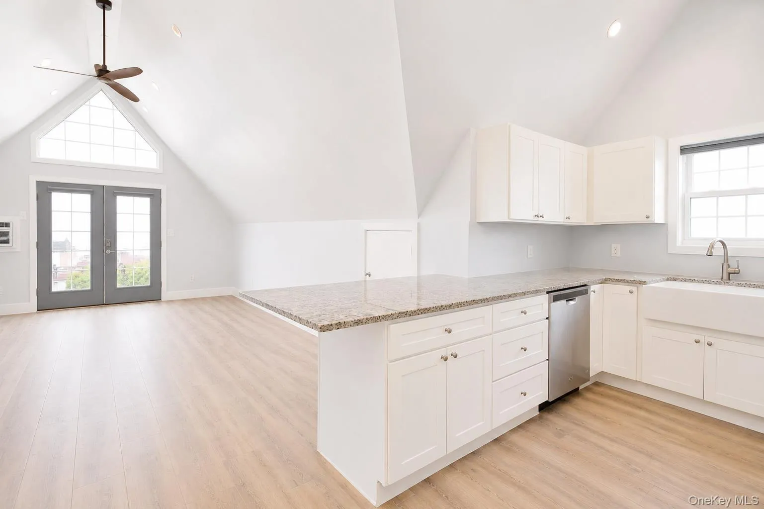 241 Broadway, Long Beach, NY, 1 Bedroom Bedrooms, 4 Rooms Rooms,1 BathroomBathrooms,Residential Lease,For Rent,Broadway,0,1015627 241 Broadway, Long Beach, NY, 1 Bedroom Bedrooms, 4 Rooms Rooms,1 BathroomBathrooms,Residential Lease,For Rent,Broadway,0,1015627