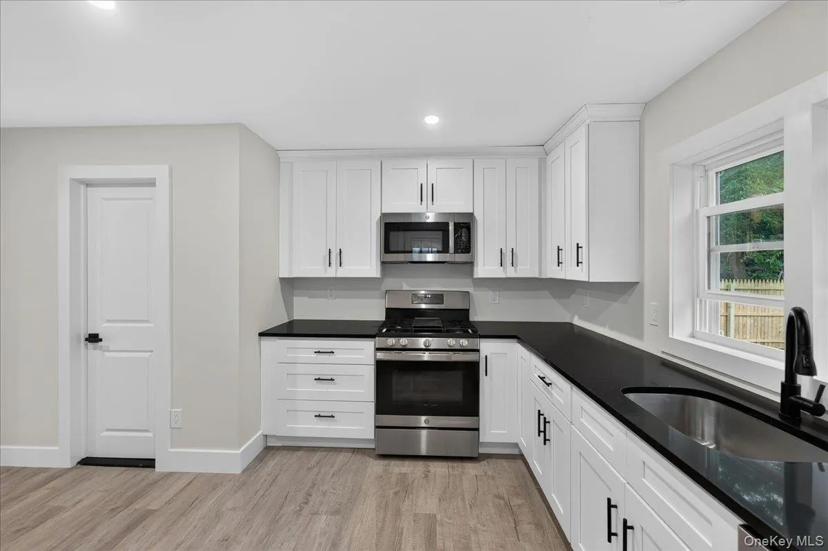 245 Cedar Avenue, Brookhaven, NY, 4 Bedrooms Bedrooms, 7 Rooms Rooms,2 BathroomsBathrooms,Residential,For Rent,Cedar,0,KEY1015630 245 Cedar Avenue, Brookhaven, NY, 4 Bedrooms Bedrooms, 7 Rooms Rooms,2 BathroomsBathrooms,Residential,For Rent,Cedar,0,KEY1015630