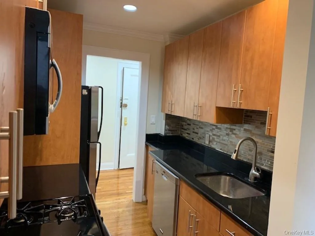 312 Main Street, White Plains, NY, 1 Bedroom Bedrooms, 3 Rooms Rooms,1 BathroomBathrooms,Residential Lease,For Rent,Main,0,1015641 312 Main Street, White Plains, NY, 1 Bedroom Bedrooms, 3 Rooms Rooms,1 BathroomBathrooms,Residential Lease,For Rent,Main,0,1015641