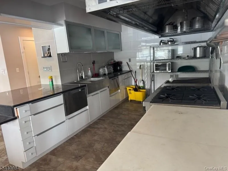 634 Jersey Avenue, Warwick (town), NY, ,Commercial Lease,For Rent,Jersey,0,1015643 634 Jersey Avenue, Warwick (town), NY, ,Commercial Lease,For Rent,Jersey,0,1015643