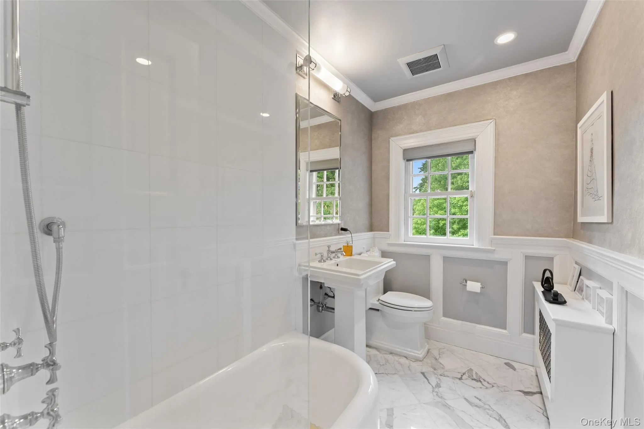 Full Bathroom Full Bathroom