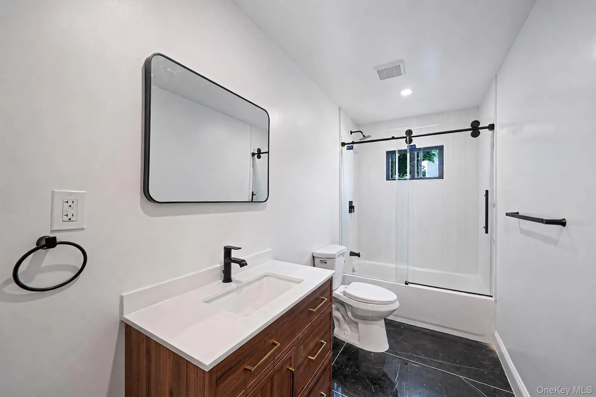 30 Bradley Drive, Brookhaven, NY, 5 Bedrooms Bedrooms, 7 Rooms Rooms,3 BathroomsBathrooms,Residential,For Rent,Bradley,0,1015655 30 Bradley Drive, Brookhaven, NY, 5 Bedrooms Bedrooms, 7 Rooms Rooms,3 BathroomsBathrooms,Residential,For Rent,Bradley,0,1015655