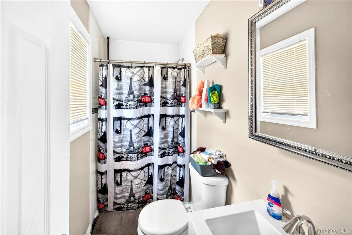 23 Anna Street, Islip, NY, 3 Bedrooms Bedrooms, 6 Rooms Rooms,2 BathroomsBathrooms,Residential,For Rent,Anna,0,1015660 23 Anna Street, Islip, NY, 3 Bedrooms Bedrooms, 6 Rooms Rooms,2 BathroomsBathrooms,Residential,For Rent,Anna,0,1015660