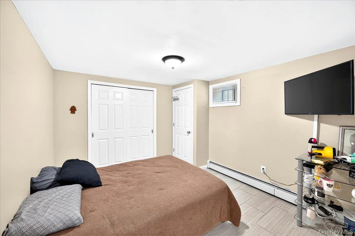 23 Anna Street, Islip, NY, 3 Bedrooms Bedrooms, 6 Rooms Rooms,2 BathroomsBathrooms,Residential,For Rent,Anna,0,1015660 23 Anna Street, Islip, NY, 3 Bedrooms Bedrooms, 6 Rooms Rooms,2 BathroomsBathrooms,Residential,For Rent,Anna,0,1015660