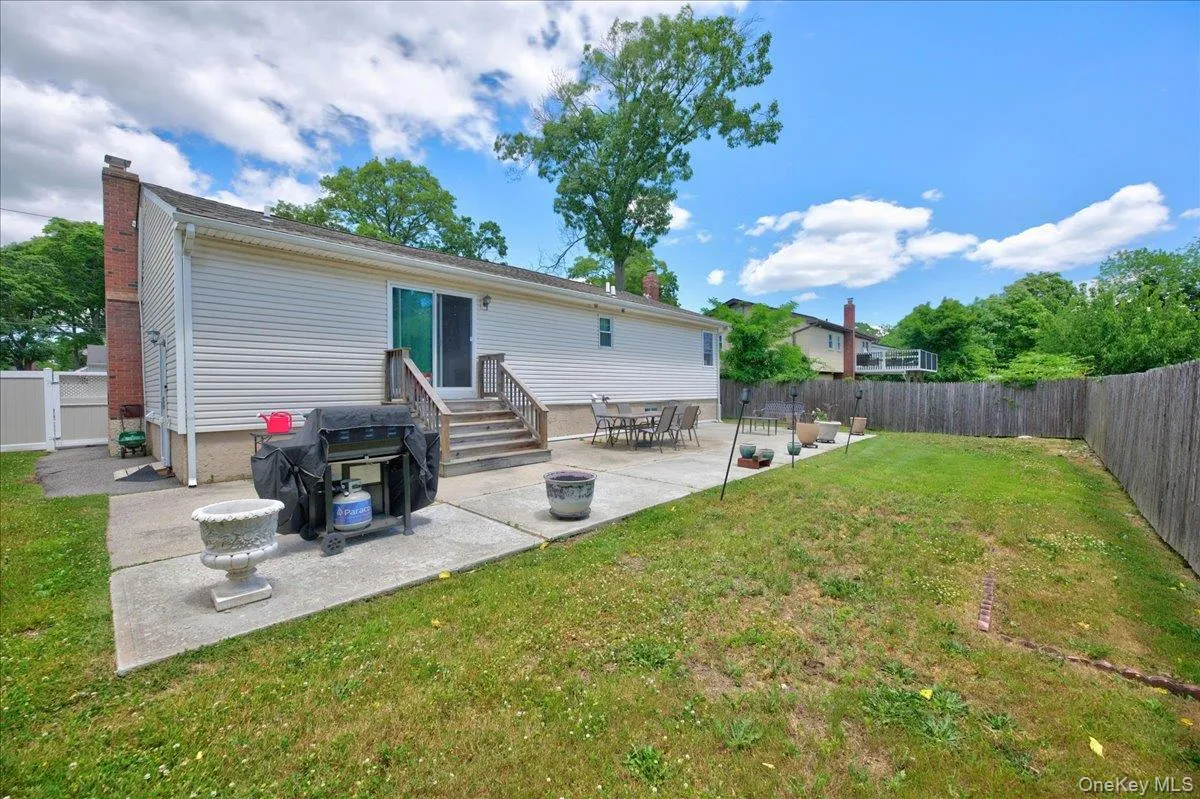 23 Anna Street, Islip, NY, 3 Bedrooms Bedrooms, 6 Rooms Rooms,2 BathroomsBathrooms,Residential,For Rent,Anna,0,1015660 23 Anna Street, Islip, NY, 3 Bedrooms Bedrooms, 6 Rooms Rooms,2 BathroomsBathrooms,Residential,For Rent,Anna,0,1015660