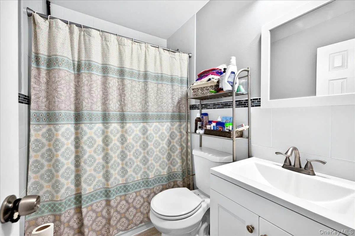 23 Anna Street, Islip, NY, 3 Bedrooms Bedrooms, 6 Rooms Rooms,2 BathroomsBathrooms,Residential,For Rent,Anna,0,1015660 23 Anna Street, Islip, NY, 3 Bedrooms Bedrooms, 6 Rooms Rooms,2 BathroomsBathrooms,Residential,For Rent,Anna,0,1015660