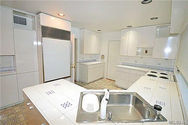 17 Hilltop Drive, North Hempstead, NY, 6 Bedrooms Bedrooms, 10 Rooms Rooms,4 BathroomsBathrooms,Residential Lease,For Rent,Hilltop,0,1015669 17 Hilltop Drive, North Hempstead, NY, 6 Bedrooms Bedrooms, 10 Rooms Rooms,4 BathroomsBathrooms,Residential Lease,For Rent,Hilltop,0,1015669