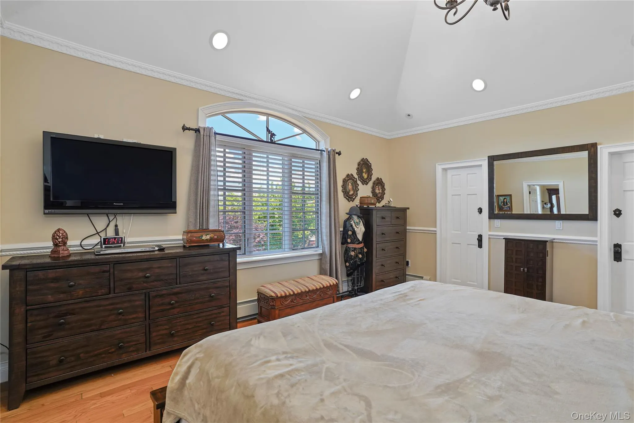 157-36 85th Street, New York, NY, 4 Bedrooms Bedrooms, 8 Rooms Rooms,4 BathroomsBathrooms,Residential,For Rent,85th,0,1015670 157-36 85th Street, New York, NY, 4 Bedrooms Bedrooms, 8 Rooms Rooms,4 BathroomsBathrooms,Residential,For Rent,85th,0,1015670