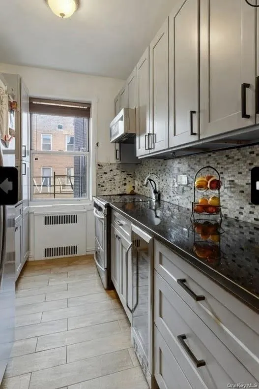 79-01 35 Avenue, New York, NY, 1 Bedroom Bedrooms, 4 Rooms Rooms,1 BathroomBathrooms,Residential Lease,For Rent,35,0,1015675 79-01 35 Avenue, New York, NY, 1 Bedroom Bedrooms, 4 Rooms Rooms,1 BathroomBathrooms,Residential Lease,For Rent,35,0,1015675