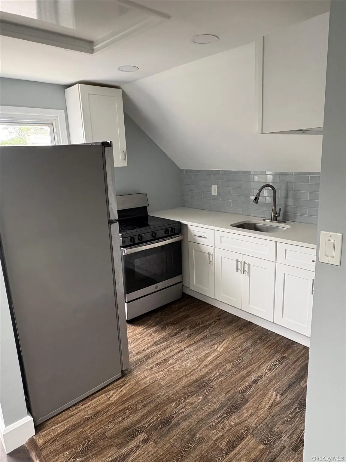 100 Merrick Road, Babylon, NY, 2 Bedrooms Bedrooms, 4 Rooms Rooms,1 BathroomBathrooms,Residential Lease,For Rent,Merrick,0,1015676 100 Merrick Road, Babylon, NY, 2 Bedrooms Bedrooms, 4 Rooms Rooms,1 BathroomBathrooms,Residential Lease,For Rent,Merrick,0,1015676