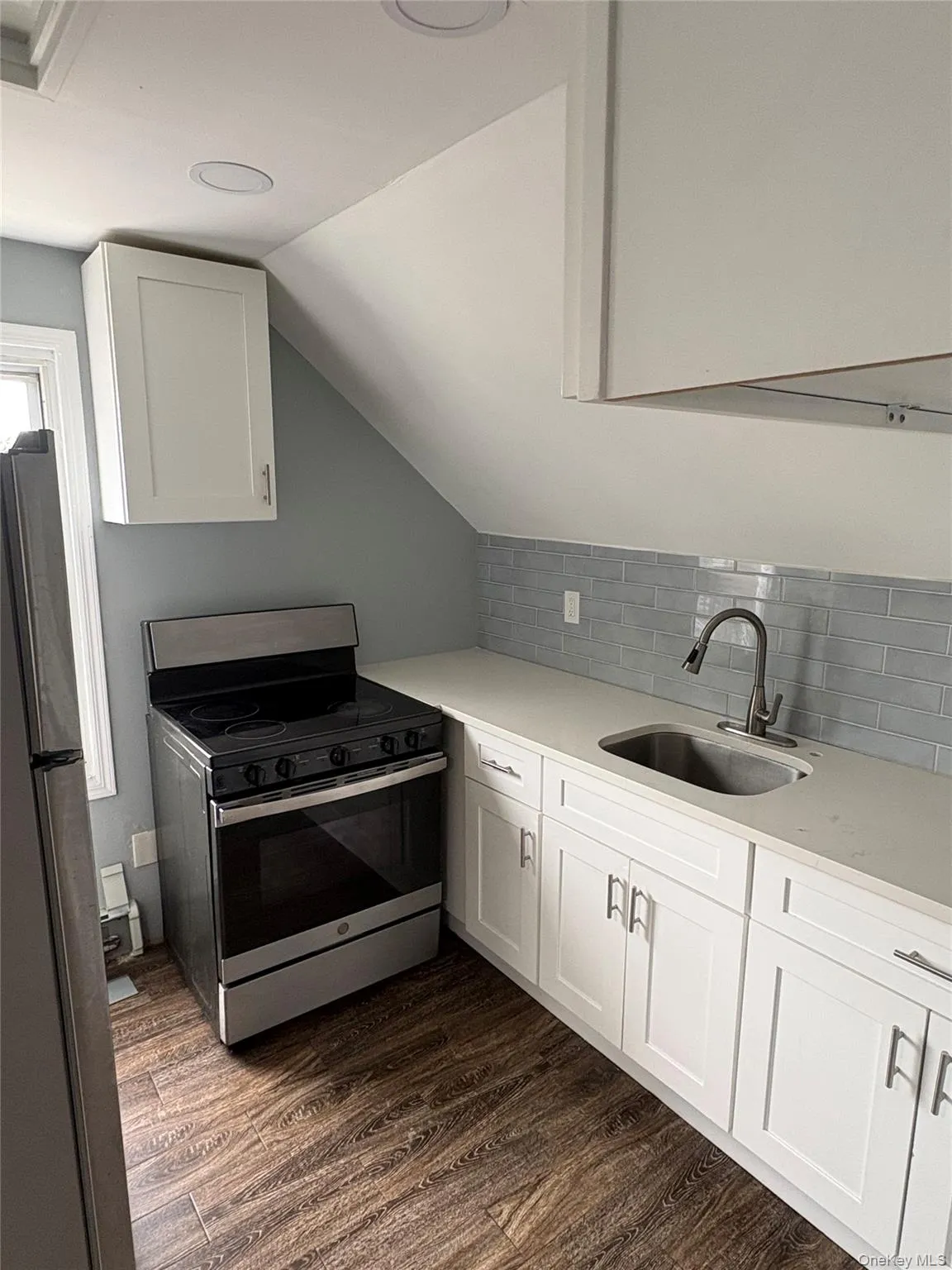 100 Merrick Road, Babylon, NY, 2 Bedrooms Bedrooms, 4 Rooms Rooms,1 BathroomBathrooms,Residential Lease,For Rent,Merrick,0,1015676 100 Merrick Road, Babylon, NY, 2 Bedrooms Bedrooms, 4 Rooms Rooms,1 BathroomBathrooms,Residential Lease,For Rent,Merrick,0,1015676