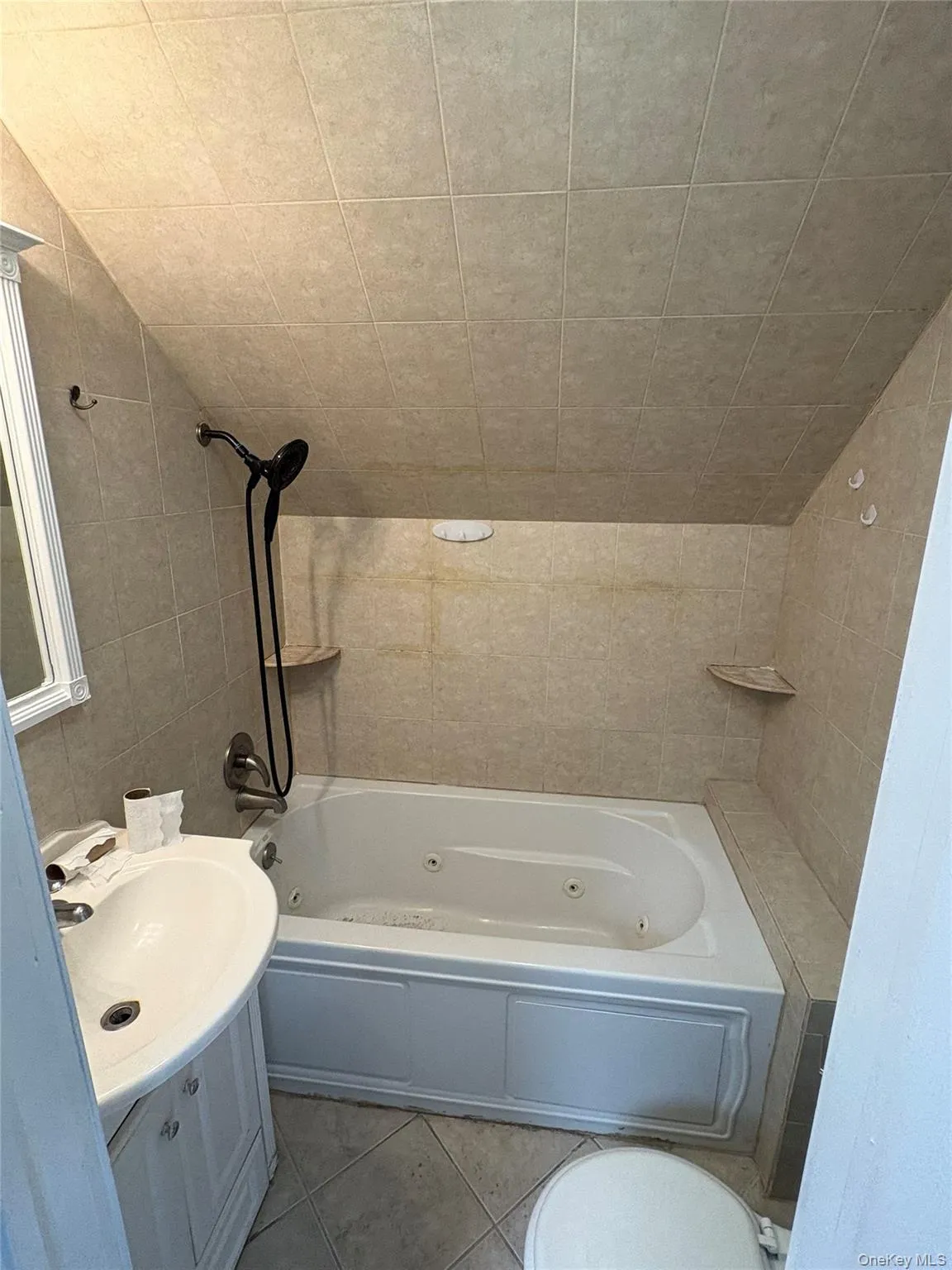 100 Merrick Road, Babylon, NY, 2 Bedrooms Bedrooms, 4 Rooms Rooms,1 BathroomBathrooms,Residential Lease,For Rent,Merrick,0,1015676 100 Merrick Road, Babylon, NY, 2 Bedrooms Bedrooms, 4 Rooms Rooms,1 BathroomBathrooms,Residential Lease,For Rent,Merrick,0,1015676