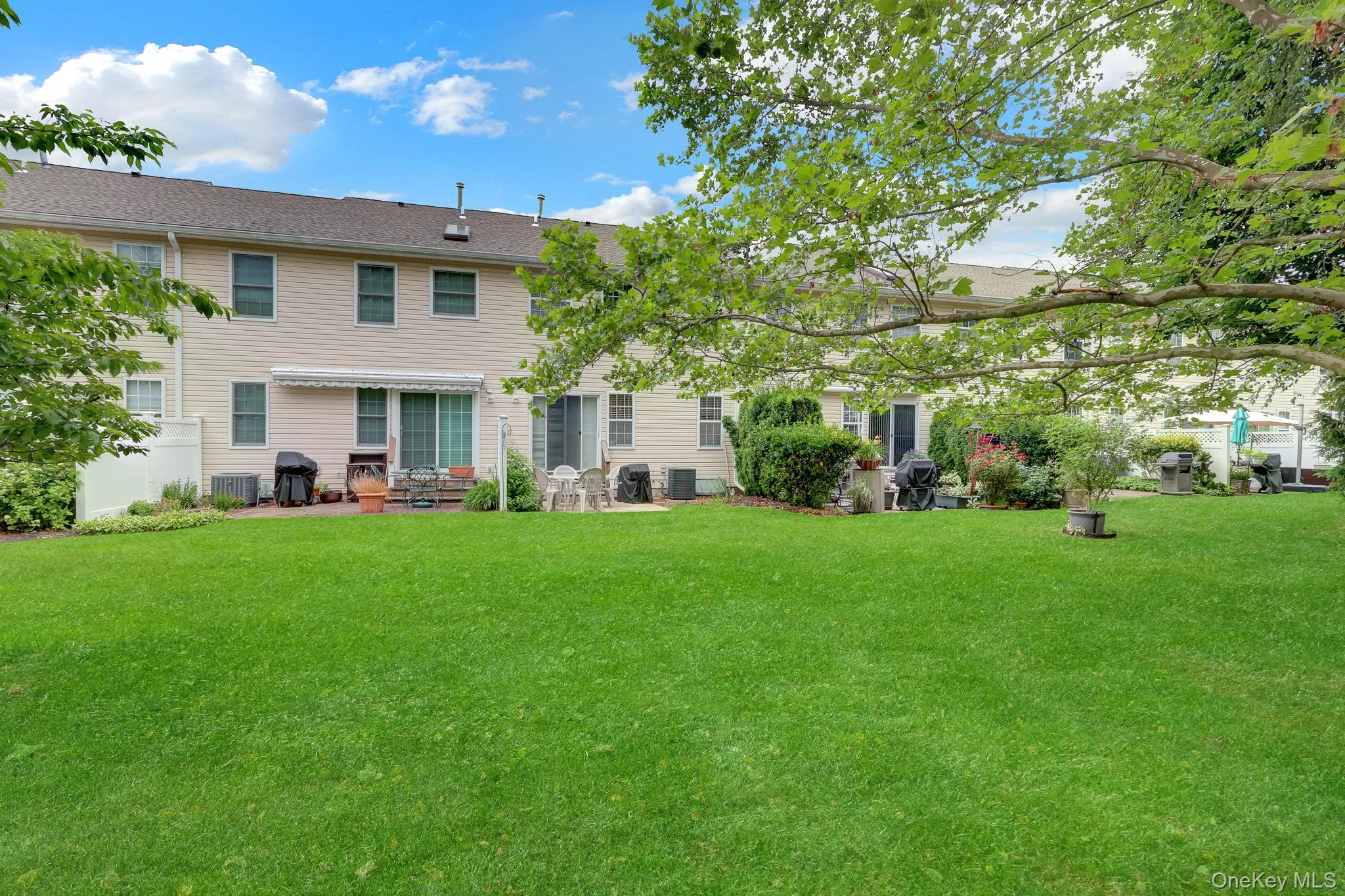 64 Commodore Circle, Brookhaven, NY, 2 Bedrooms Bedrooms, 5 Rooms Rooms,2 BathroomsBathrooms,Residential,For Rent,Commodore,0,1015678 64 Commodore Circle, Brookhaven, NY, 2 Bedrooms Bedrooms, 5 Rooms Rooms,2 BathroomsBathrooms,Residential,For Rent,Commodore,0,1015678