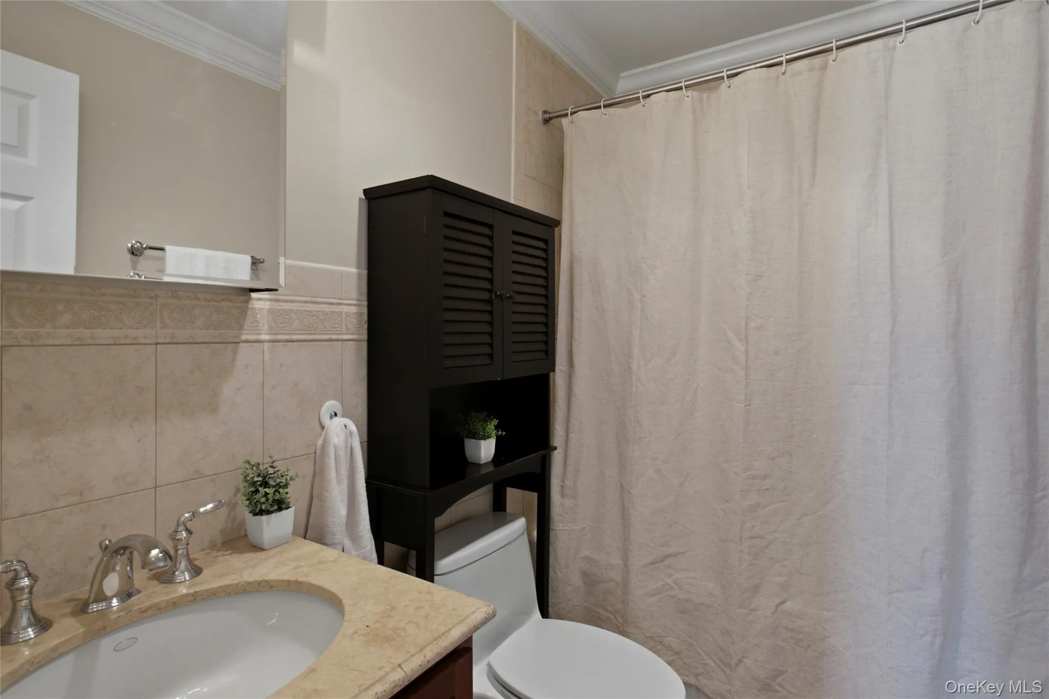 Hall Bath shared by Bedroom 1 & 2. Hall Bath shared by Bedroom 1 & 2.