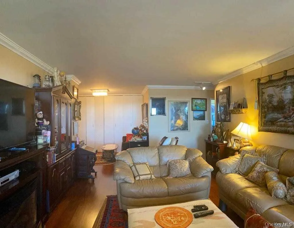 61-20 Grand Central Parkway, New York, NY, 3 Bedrooms Bedrooms, 6 Rooms Rooms,2 BathroomsBathrooms,Residential,For Rent,Grand Central,0,1015695 61-20 Grand Central Parkway, New York, NY, 3 Bedrooms Bedrooms, 6 Rooms Rooms,2 BathroomsBathrooms,Residential,For Rent,Grand Central,0,1015695